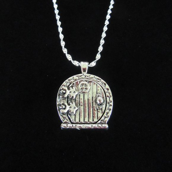 Fairy door pendant locket in silver metal - 16" silver chain-secret message! NEW - Picture 3 of 8
